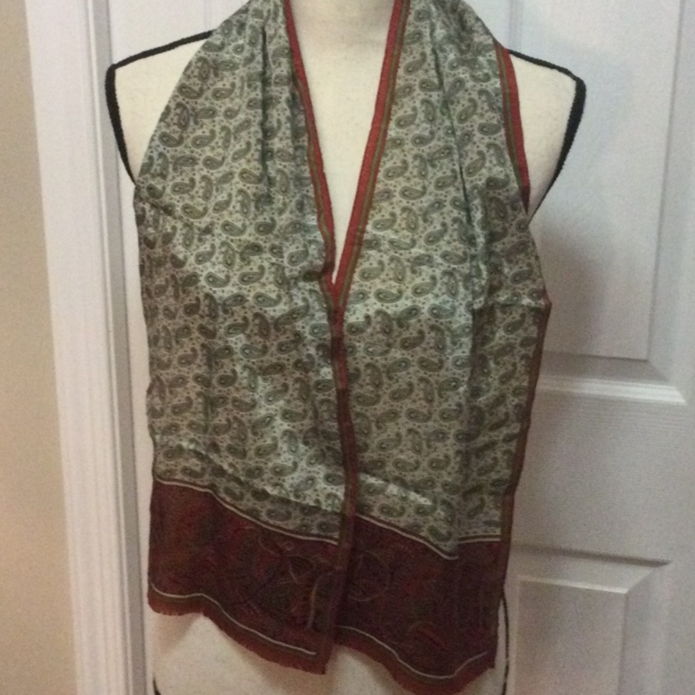 Oscar de la Renta signature scarf - Picture 4 of 5